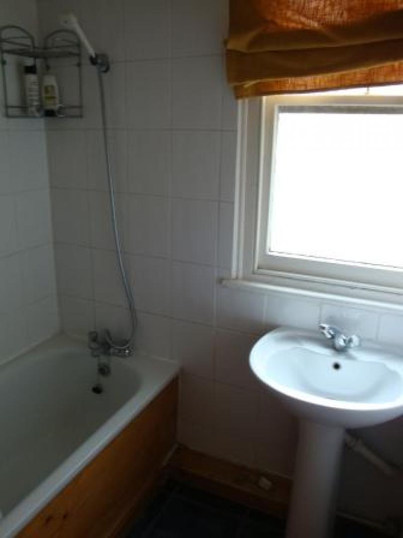 			6 Month Let Only, 2 Bedroom, 1 bath, 1 reception Flat			 Donaldson Road, QUEENS PARK